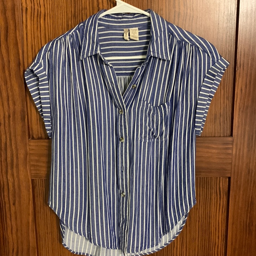 Women’s Top Size S
